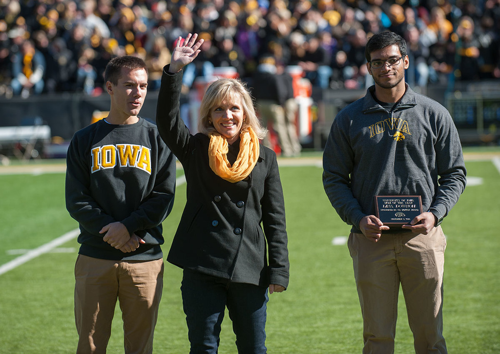 Mom of the Year accepts award on Kinnck field