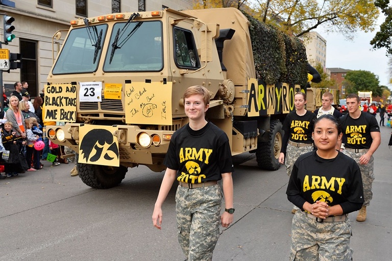 Iowa Army ROTC in the homecoming parade