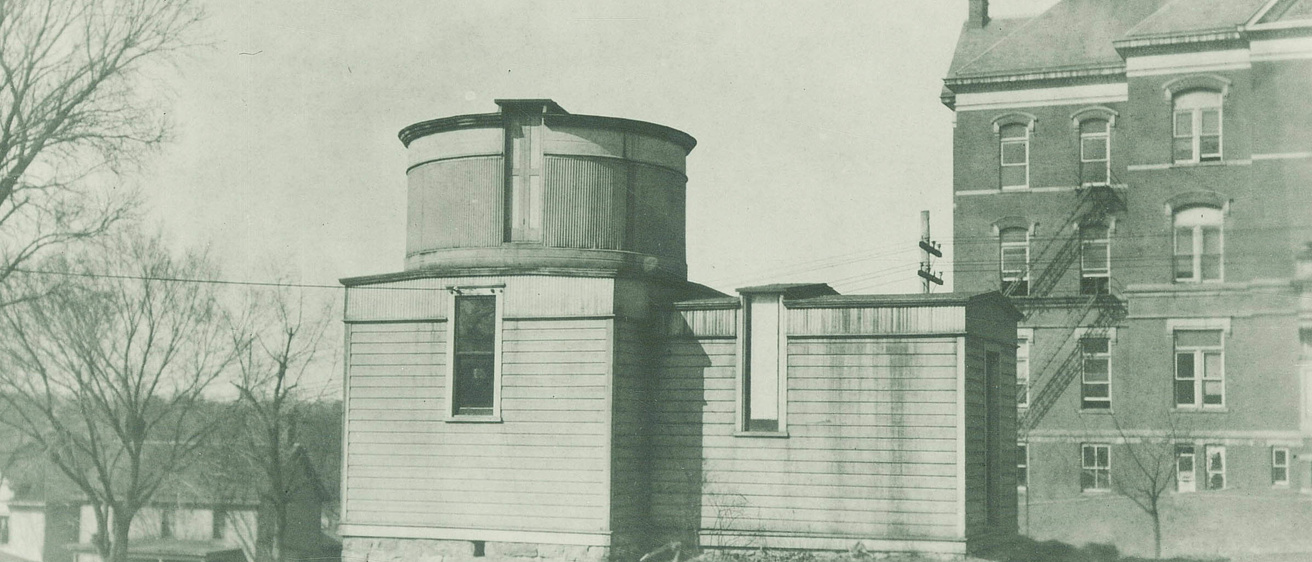 observatory_at_northwest_corner_of_old_dental_building_1910s_0.jpg