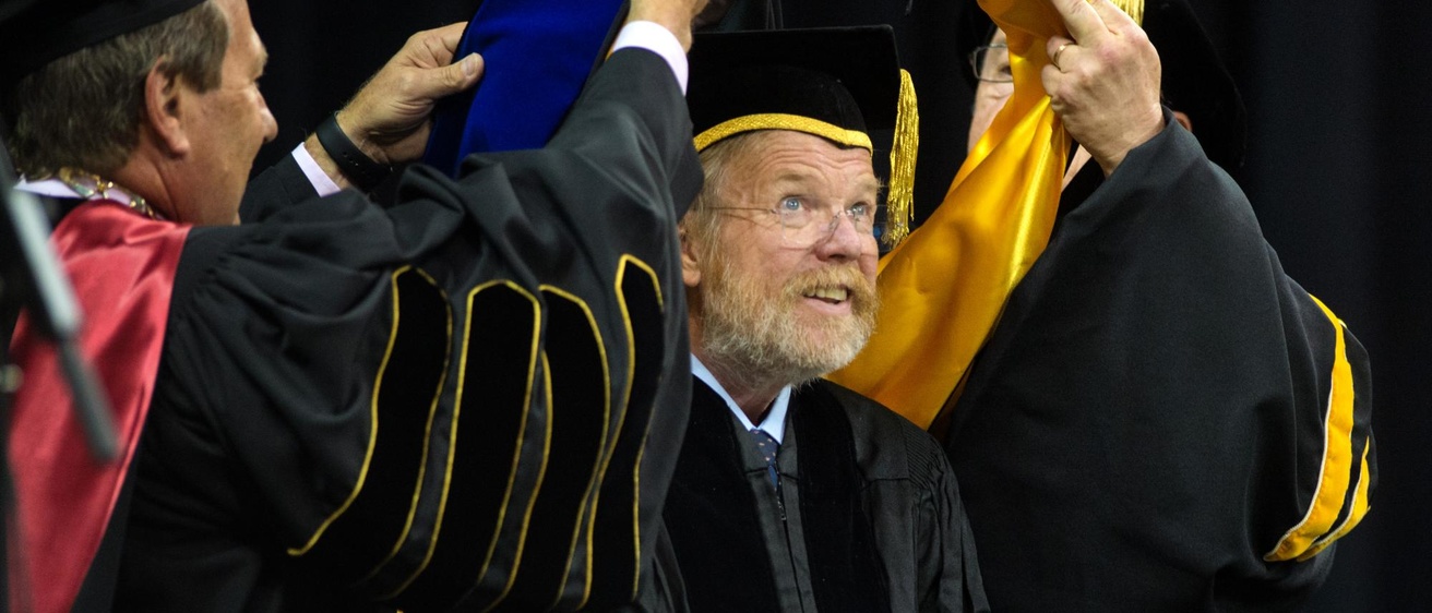 bill bryson at commencement