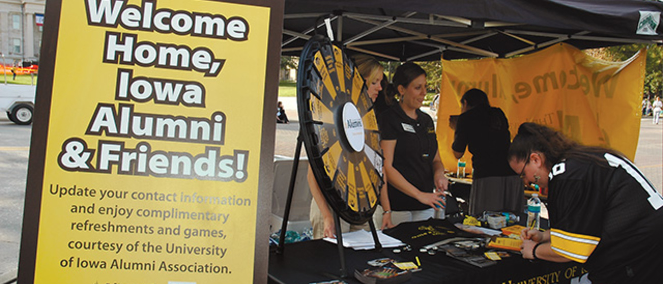 welcome tent for UI alumni