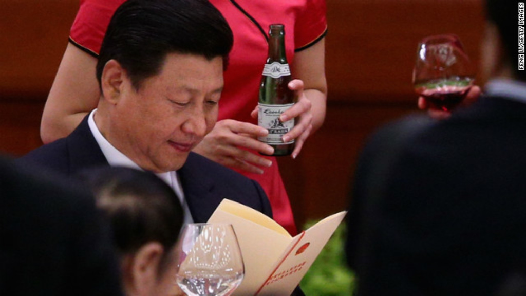 New Chinese leader Xi Xinping (C) has warned the country&#039;s leadership to scale back ostentatious behavior.