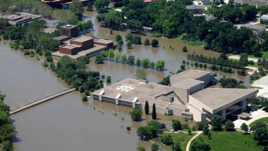 Aerial shot of UI art scampus post 2008 flood