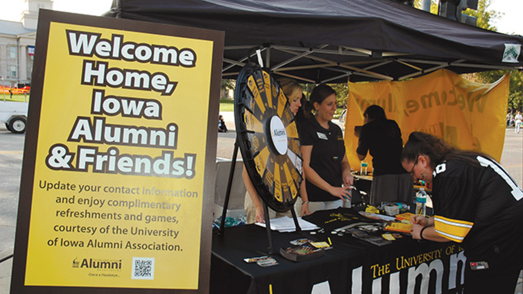 welcome tent for UI alumni