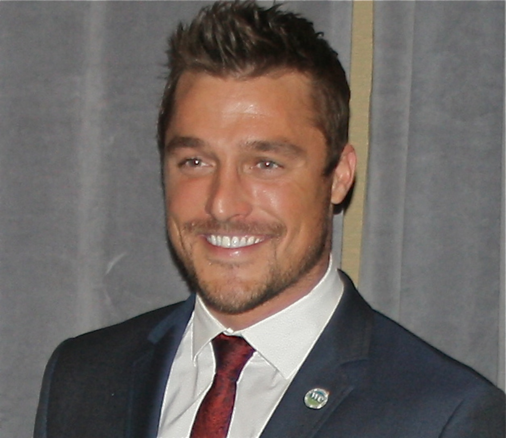 Celebrity Chris Soules to join fifth annual Ladies Football Academy