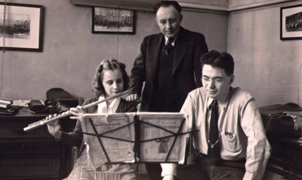 Gower and Voxman teaching Lila beckman 1939
