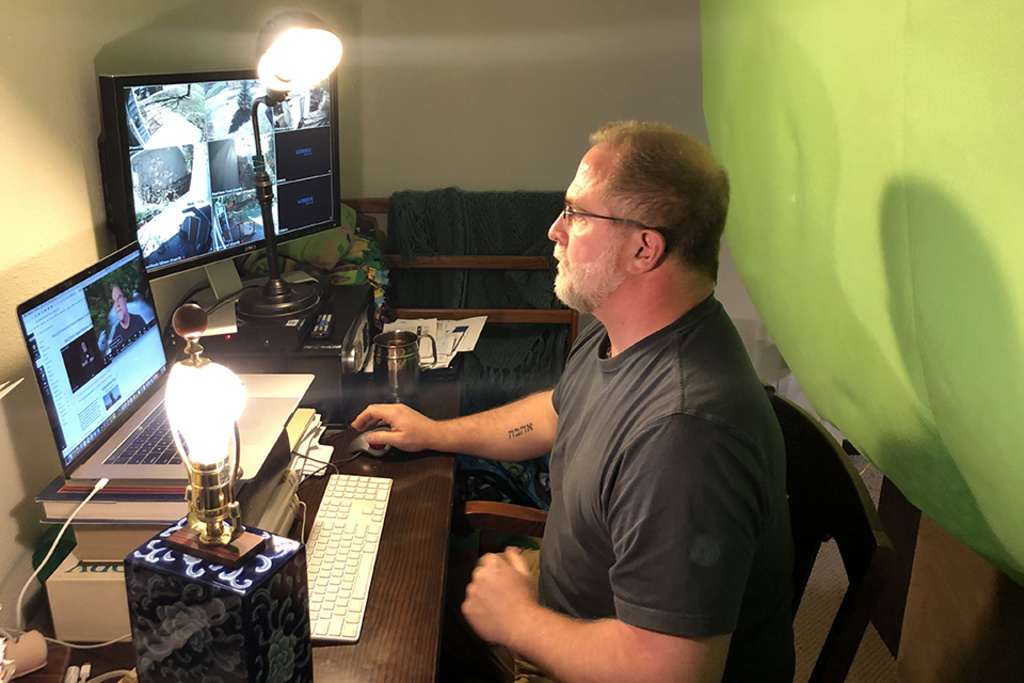 University of Iowa faculty member Robert Cargill providing virtual instruction during the COVID-19 pandemic