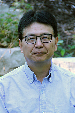 Deng-Fu Guo portrait