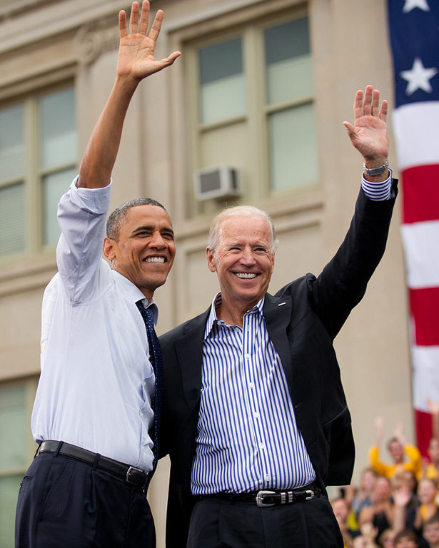 President Barack Obama and Vice President Joe Biden waving