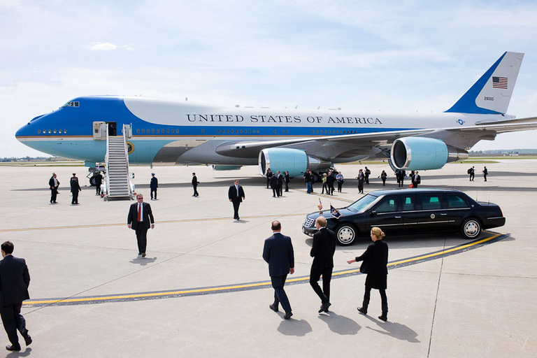 air force one arrives in iowa