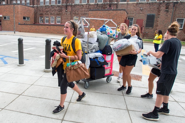 Students move into Mary Louise Petersen Residence Hall