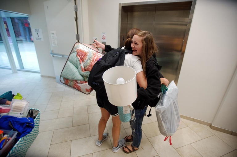 Petersen Hall move-in on Wednesday, August 19, 2015.