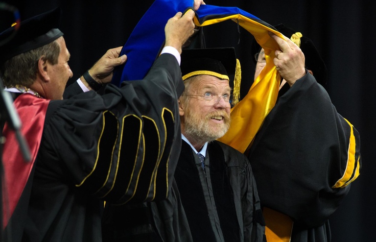 bill bryson at commencement