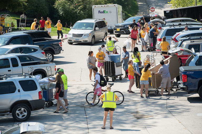 scenes from 2016 move-in