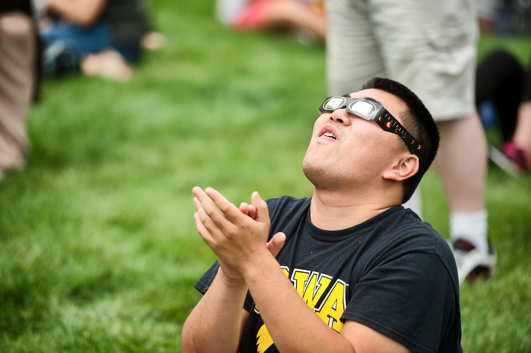 solar eclipse viewing