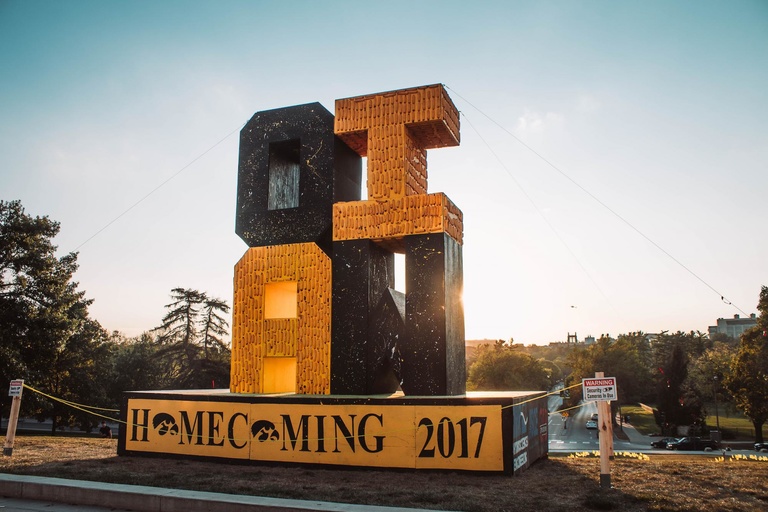 corn monument 2017
