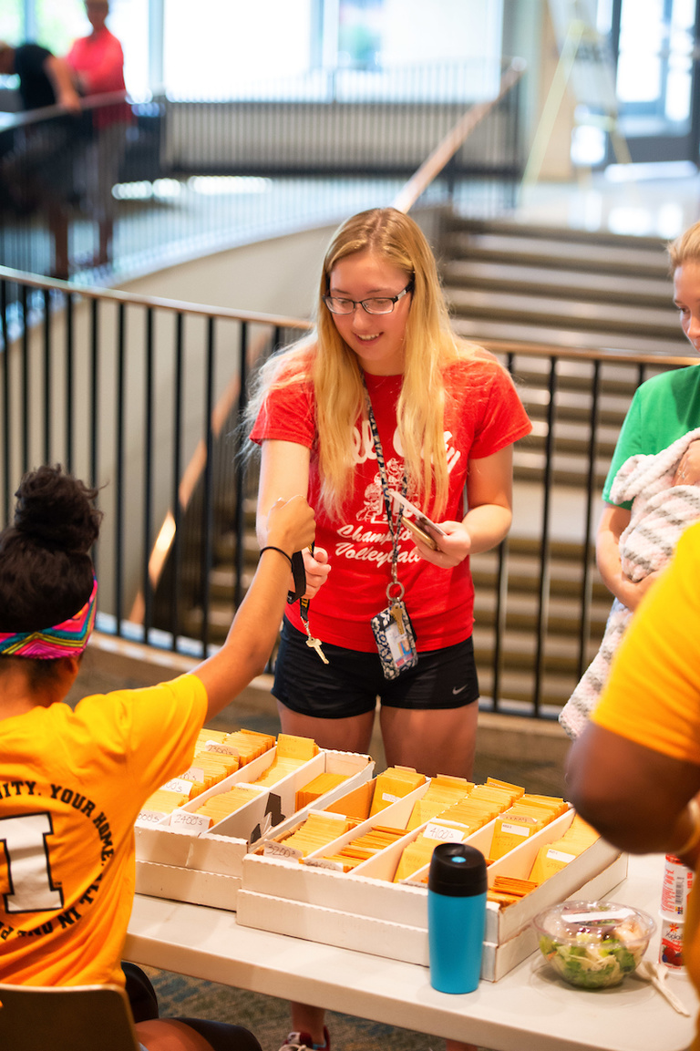 scenes from the university of iowa residence halls during move-in 2018