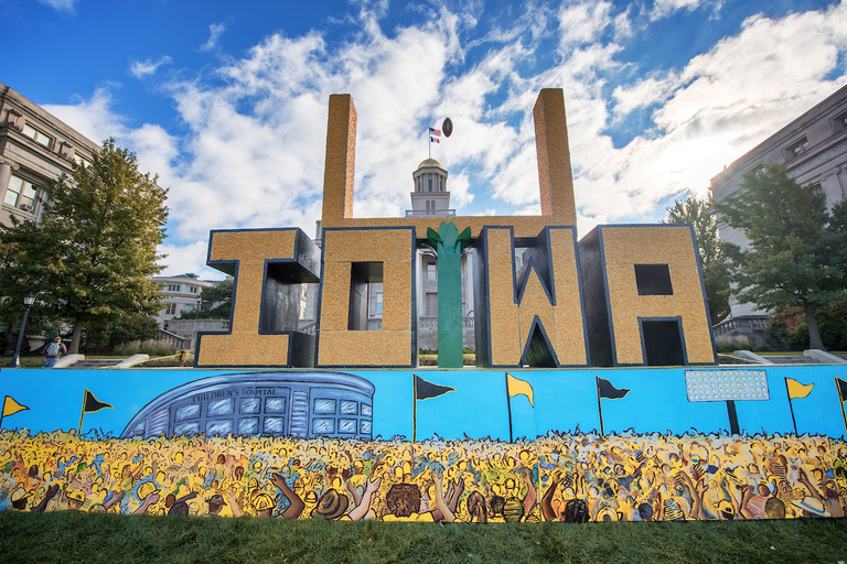 2018 homecoming corn monument at the university of iowa