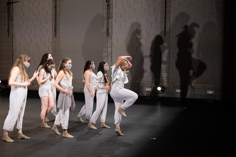 Members of "On The Verge" within the Department of Dance perform at the Presidential Lecture.