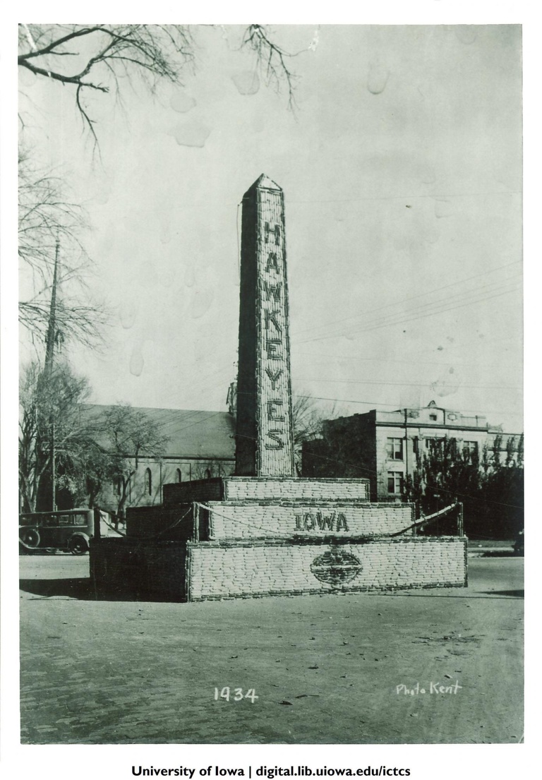 1934 corn monument