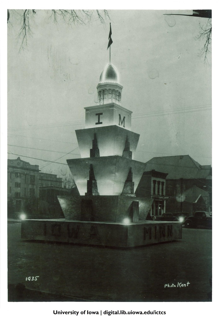 corn monument 1935