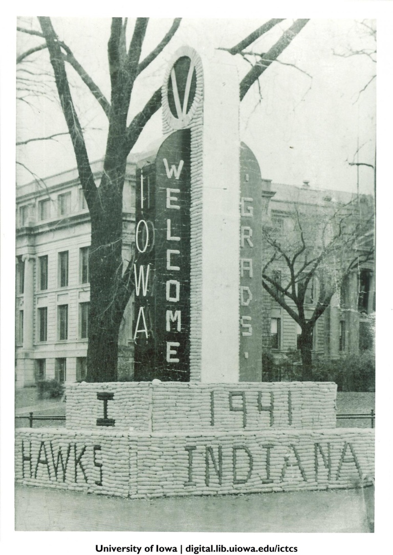 corn monument 1941
