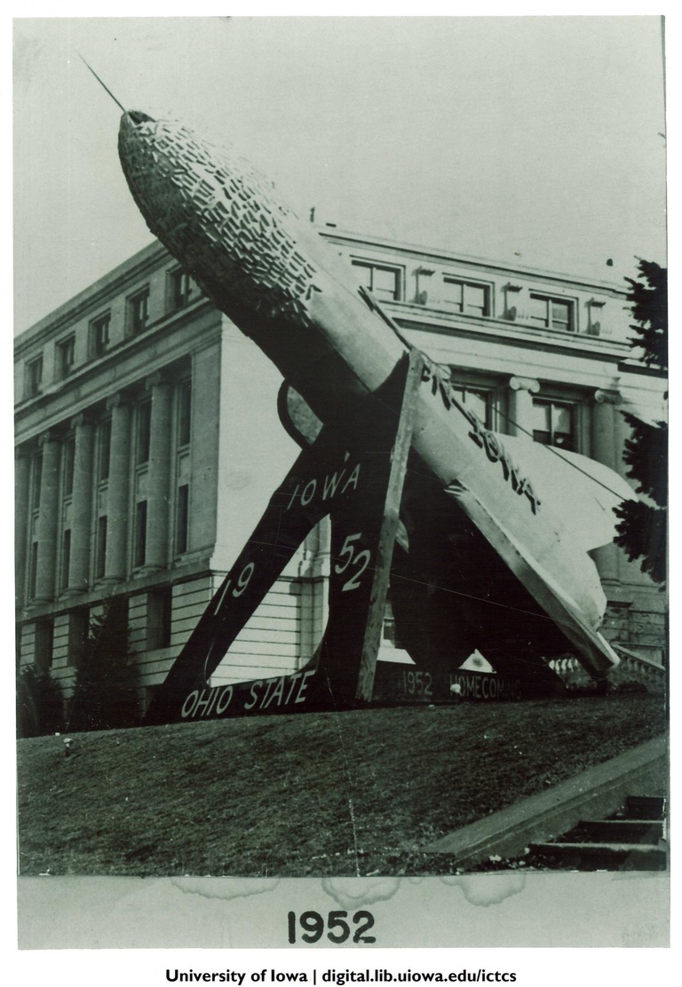 corn monument 1952