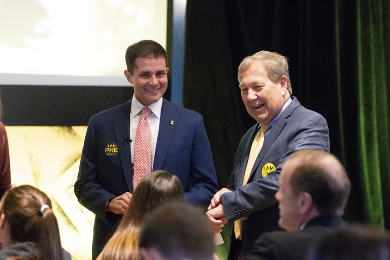 Athletico CEO and UI alumnus Mark Kaufman with UI President J. Bruce Harreld before Kaufman’s “Life with Phil” talk on April 26.  Kaufman discussed the importance of philanthropy. Photo courtesy of UI Center for Advancement.