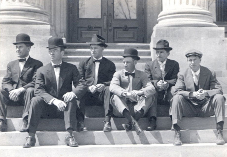 Students sitting on steps in 1908.