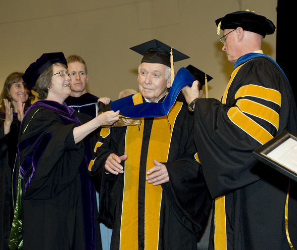 Robert Ray receives honorary degree