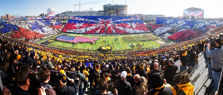 Panorama of stars and stripes card stunt