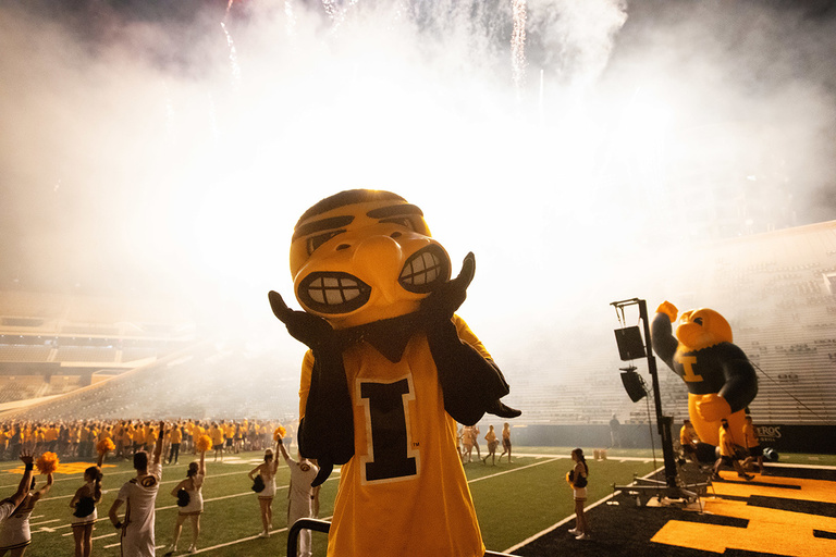 herky at kinnick