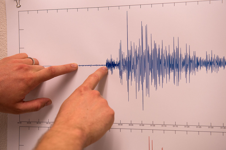 readings from seismometer