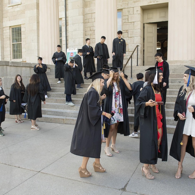 grads on pentacrest