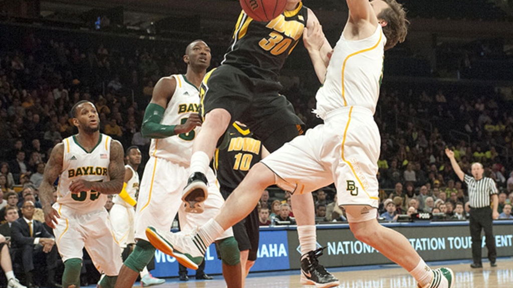 aaron white fights for the ball against baylor