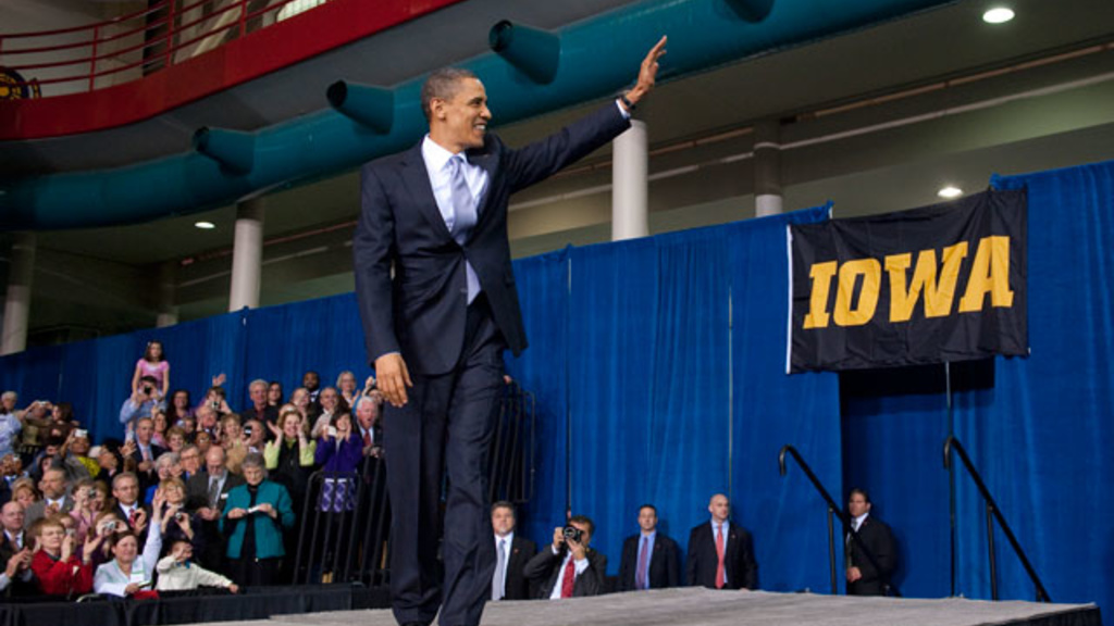 President Obama speaking on the UI campus