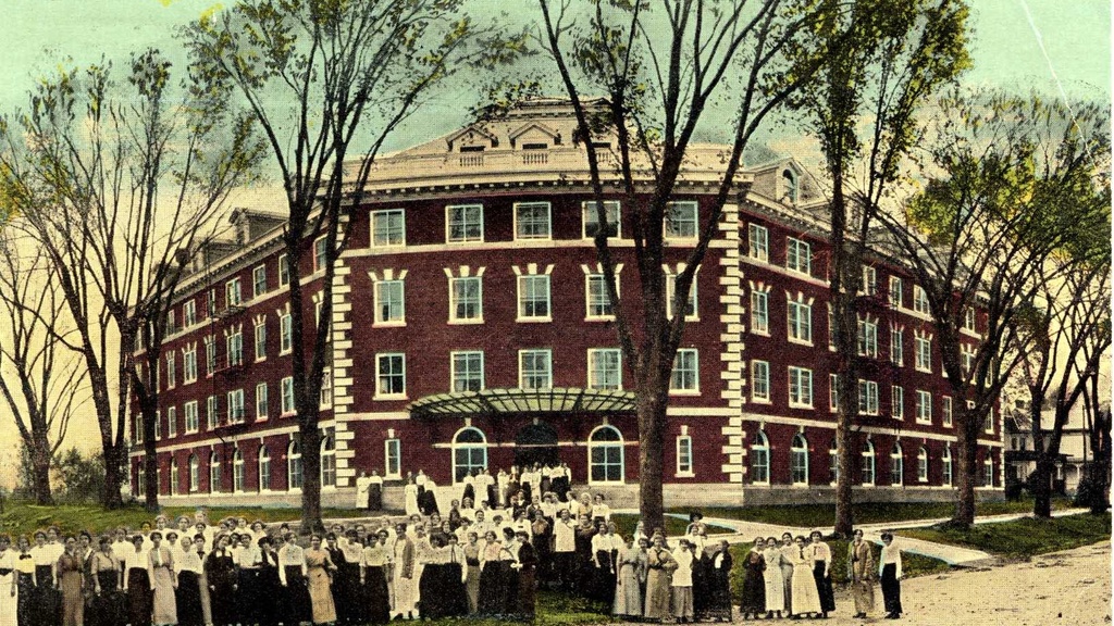 currier_hall_postcard.jpg
