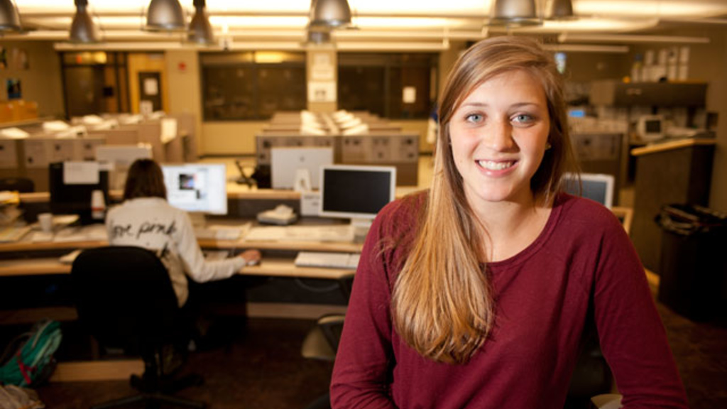Portrait of Emily Busse in DI newsroom