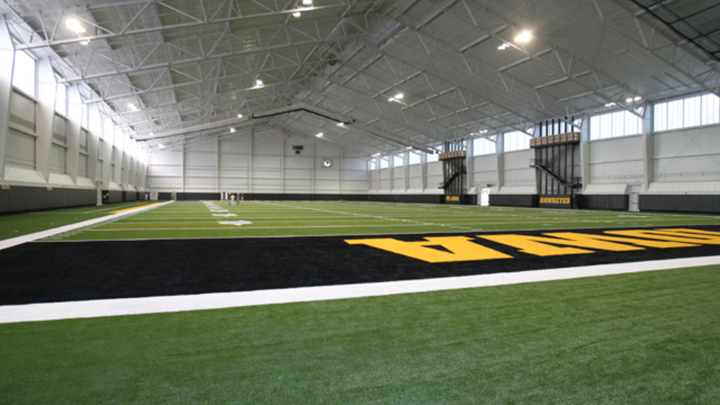 football-practice-facility-640.jpg