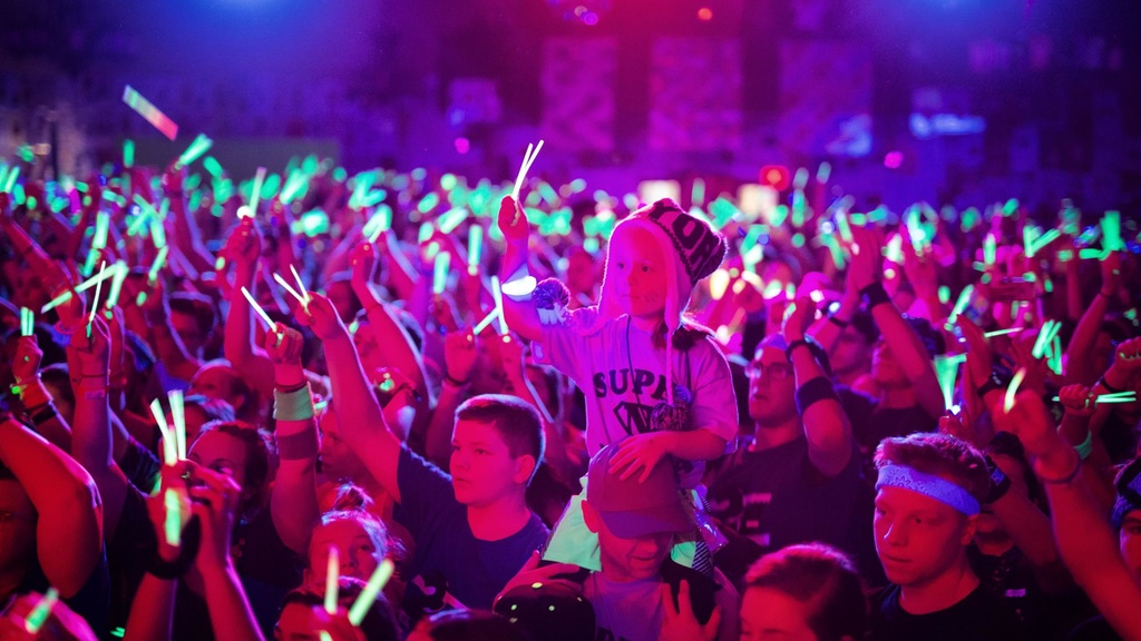 dancers with glow sticks