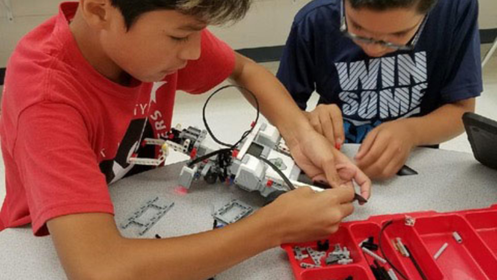 students at engineering camp