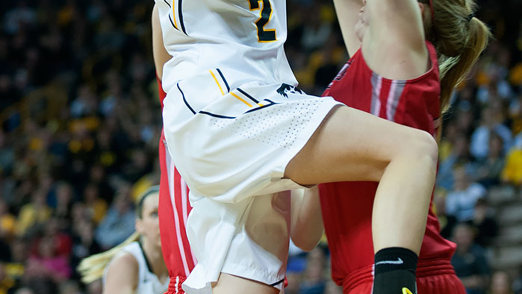 Ally Disterhoft drives to the basket