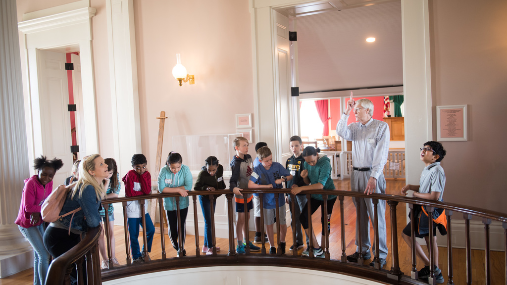 elementary class tour of old capitol museum